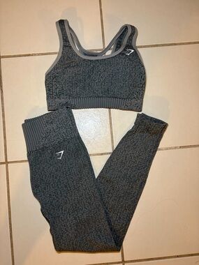 Gymshark Charcoal Gray Seamless Sports Bra & Leggings Set